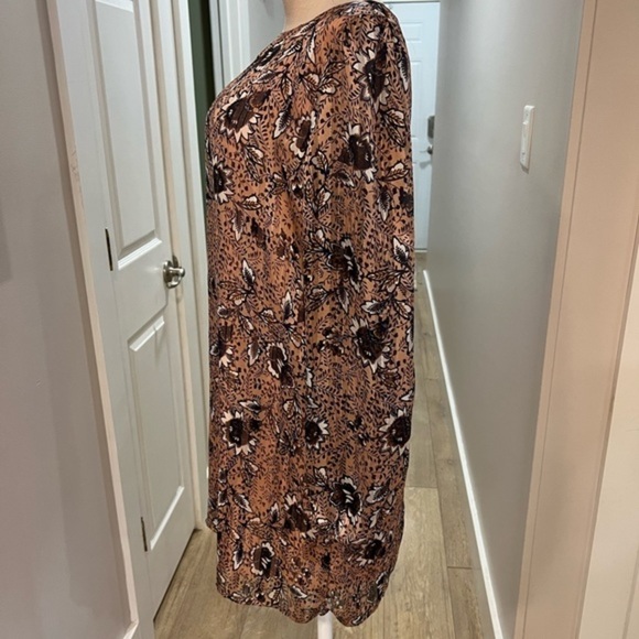 Lulu’s Peach and Brown Botanical Shift with Gold Thread Long Sleeve Dress - Picture 10 of 16